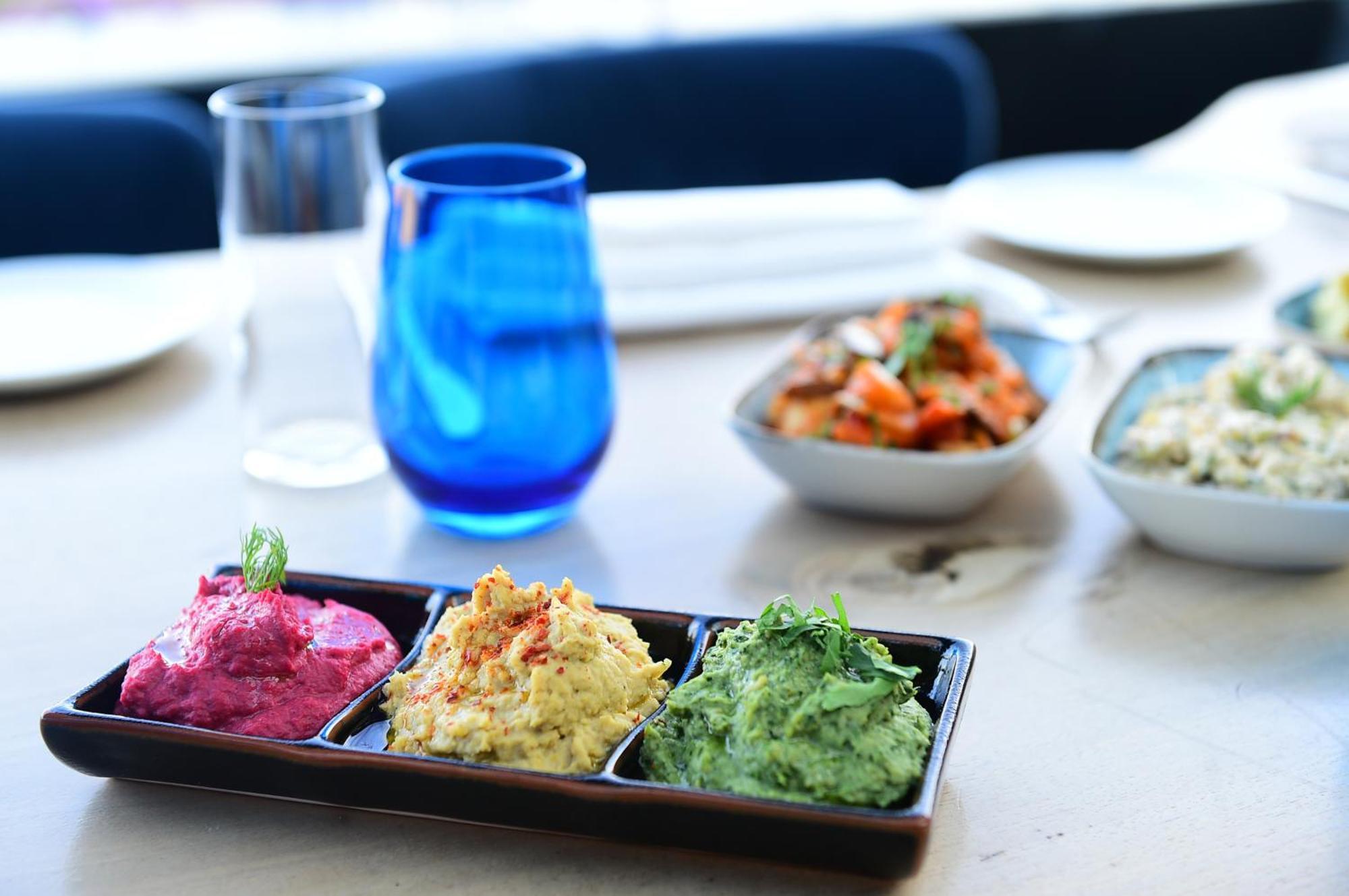 فندق 10 كاراكوي اسطنبول المظهر الخارجي الصورة A selection of dips