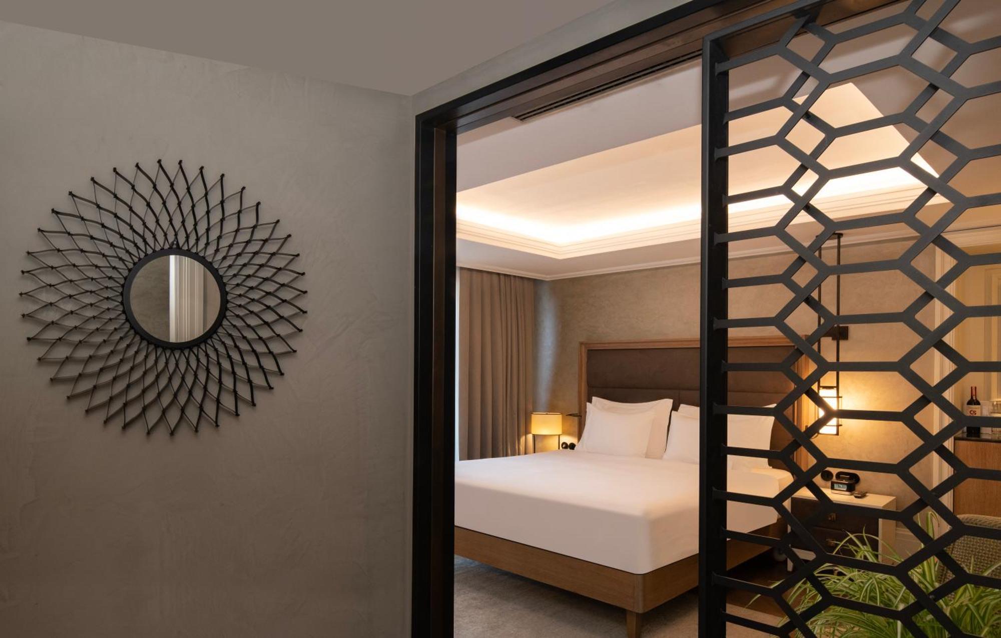 فندق 10 كاراكوي اسطنبول الغرفة الصورة A room at the hotel