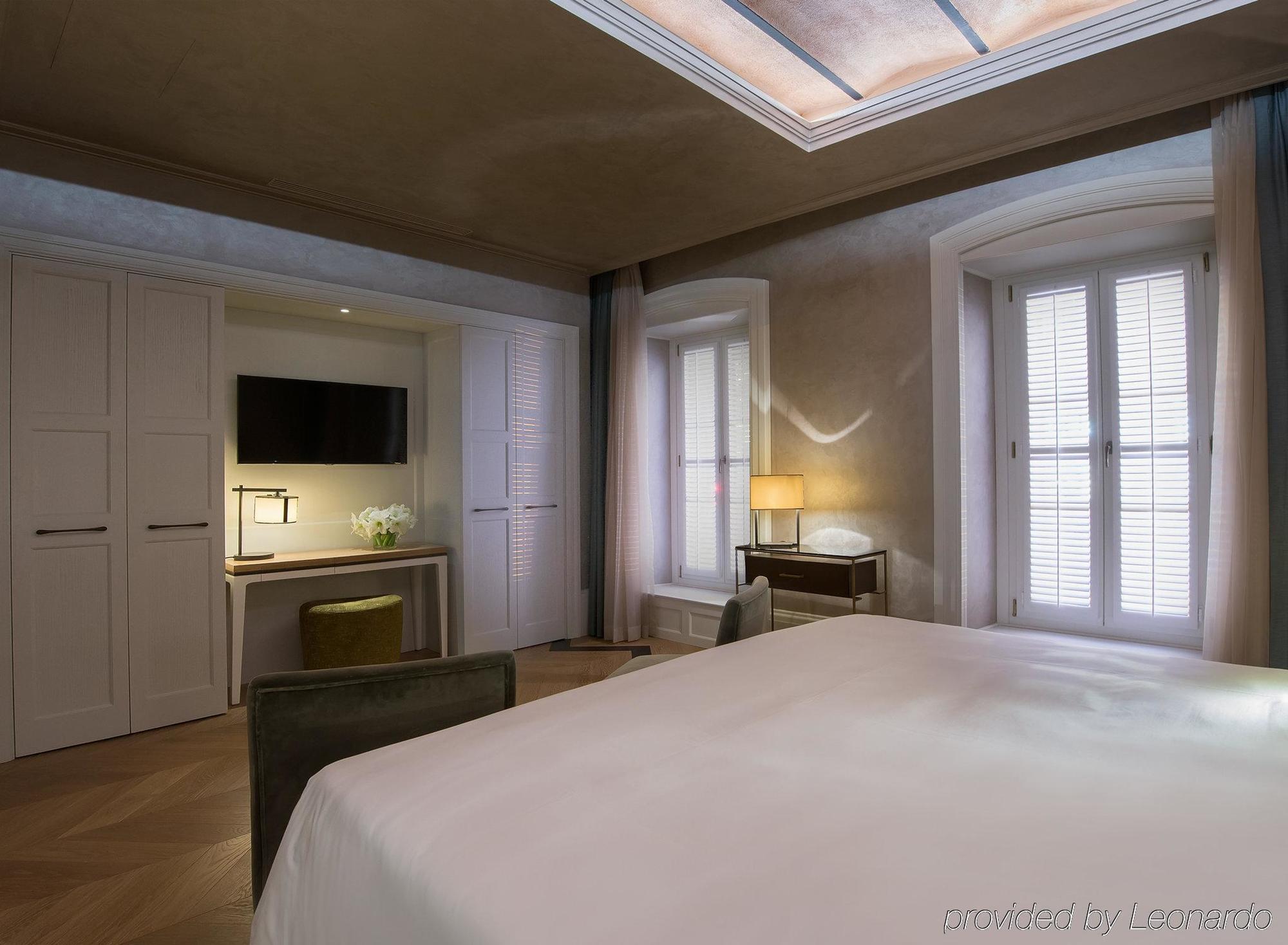 فندق 10 كاراكوي اسطنبول المظهر الخارجي الصورة A room at the hotel