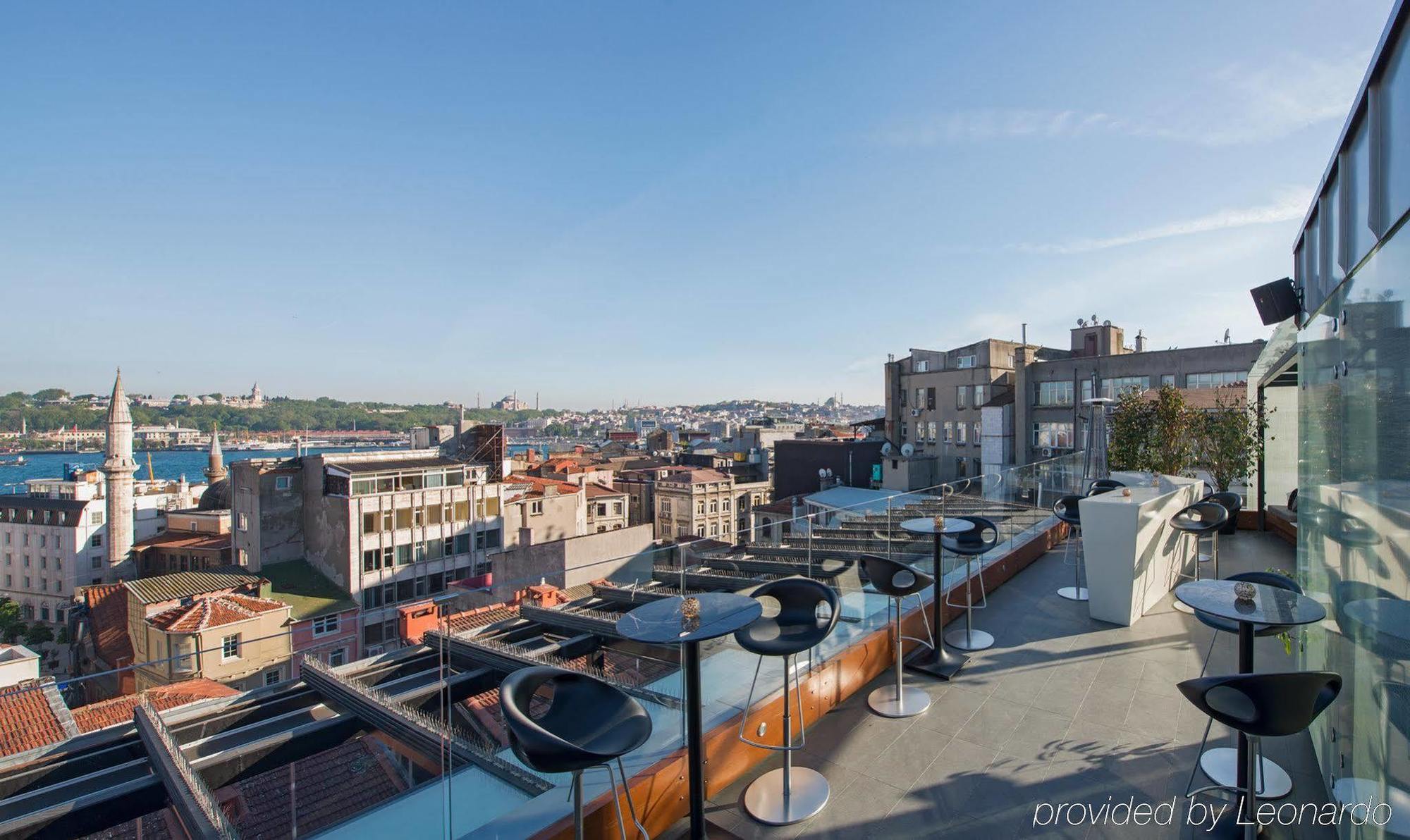 فندق 10 كاراكوي اسطنبول المظهر الخارجي الصورة View from the rooftop