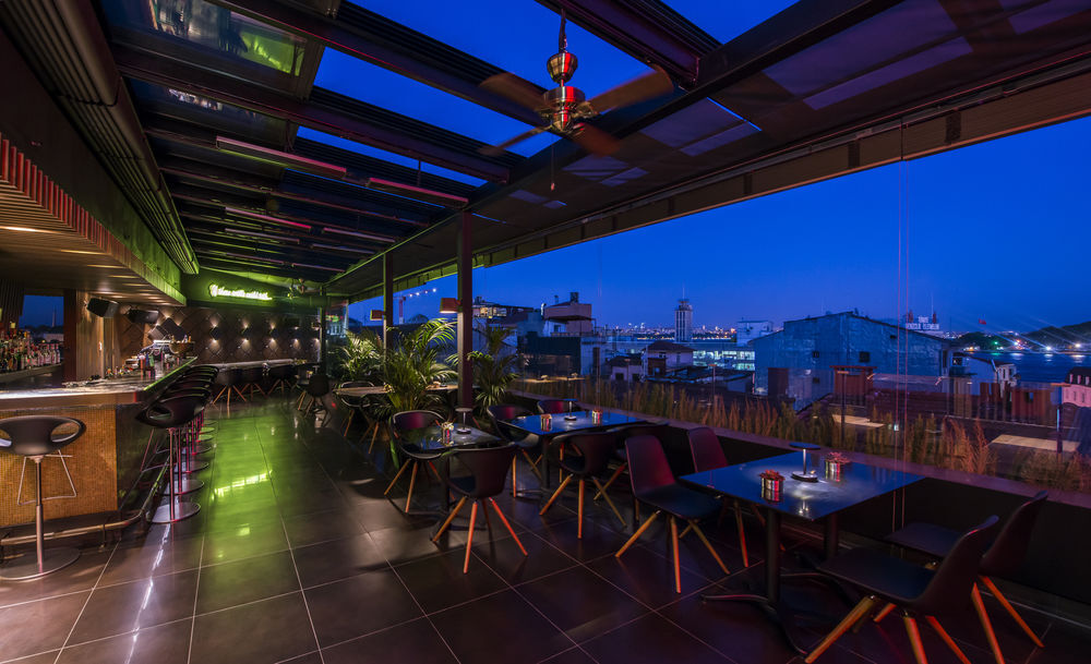فندق 10 كاراكوي اسطنبول المظهر الخارجي الصورة Sky Bar